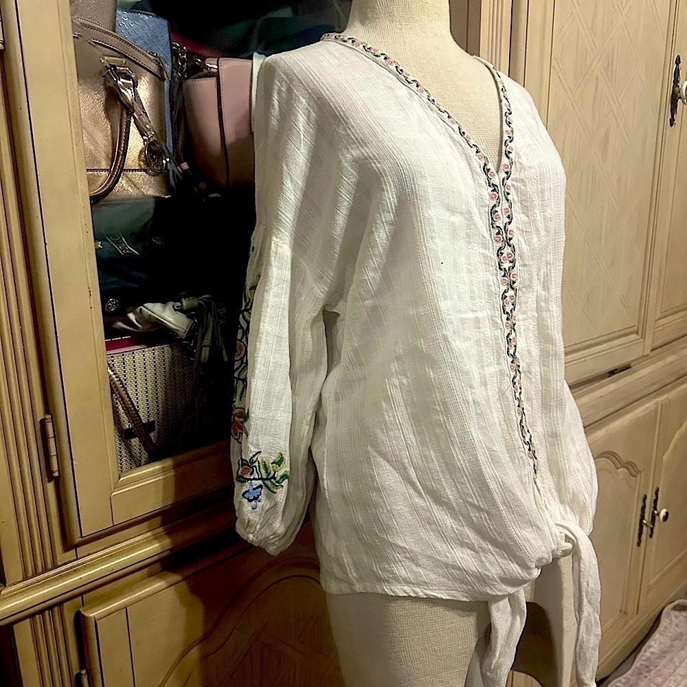 Max Studio White Embroidered Blouse